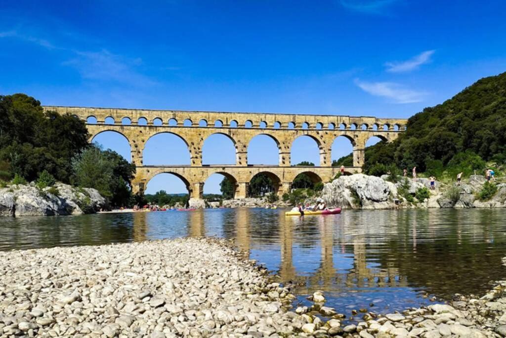 Insolite Studio -La Tour Des Templiers- Montfrin Zewnętrze zdjęcie