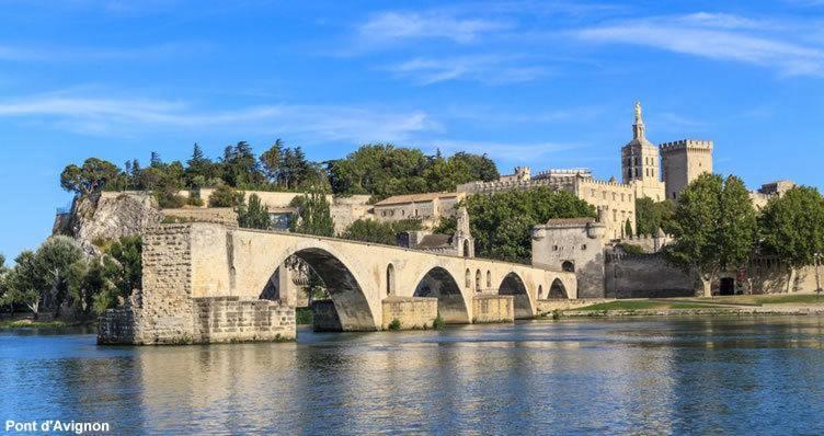 Insolite Studio -La Tour Des Templiers- Montfrin Zewnętrze zdjęcie